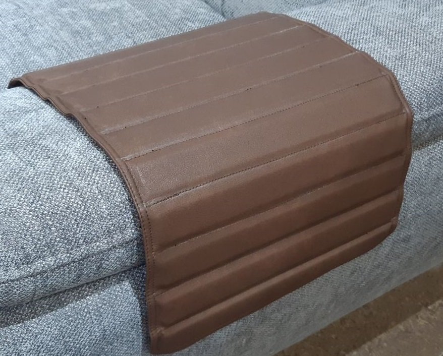 Столик-накладка килимок на підлокотник дивана "шоколад"